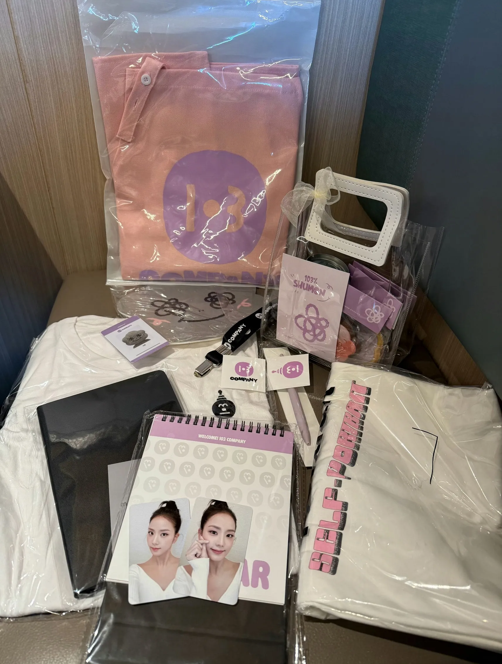 블랙핑크 지수의 SELF-PORTRAIT 셀프 포트레이트 이미지