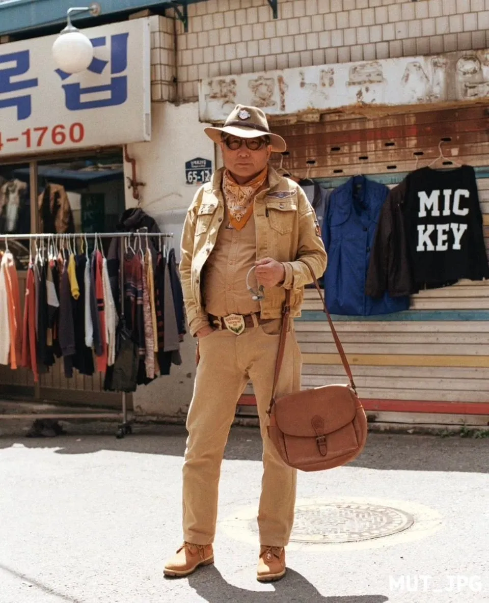 이 이미지는 sudavive.com 웹사이트의 게시글 목록 페이지야. 현재 상태를 보면:

**표시된 게시글들:**
1. "디지털 노마드가 말하는 일과 삶의 경계" - 2시간 전,