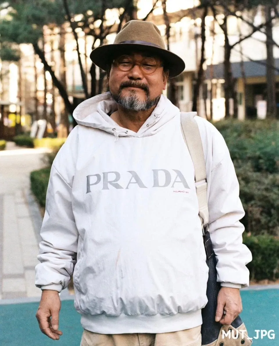 이 이미지를 분석해줄게.

화면에 보이는 건 웹사이트의 게시글 목록 페이지야. "전체 글"이라는 제목 아래 여러 게시글 카드가 격자 형태로 배열되어 있어.

**관찰된 내용:**