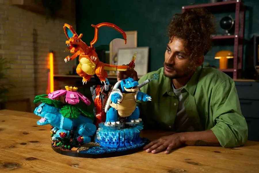 레고 포켓몬 세트 박스 아트와 조립된 피규어들