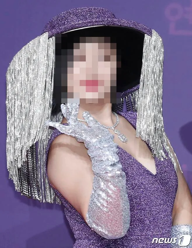 박나래의 전 매니저가 폭로 인터뷰 중 발언하는 모습