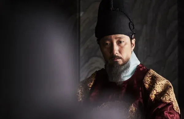 국고 횡령 용의자 방면 관련 역사 게시물 썸네일