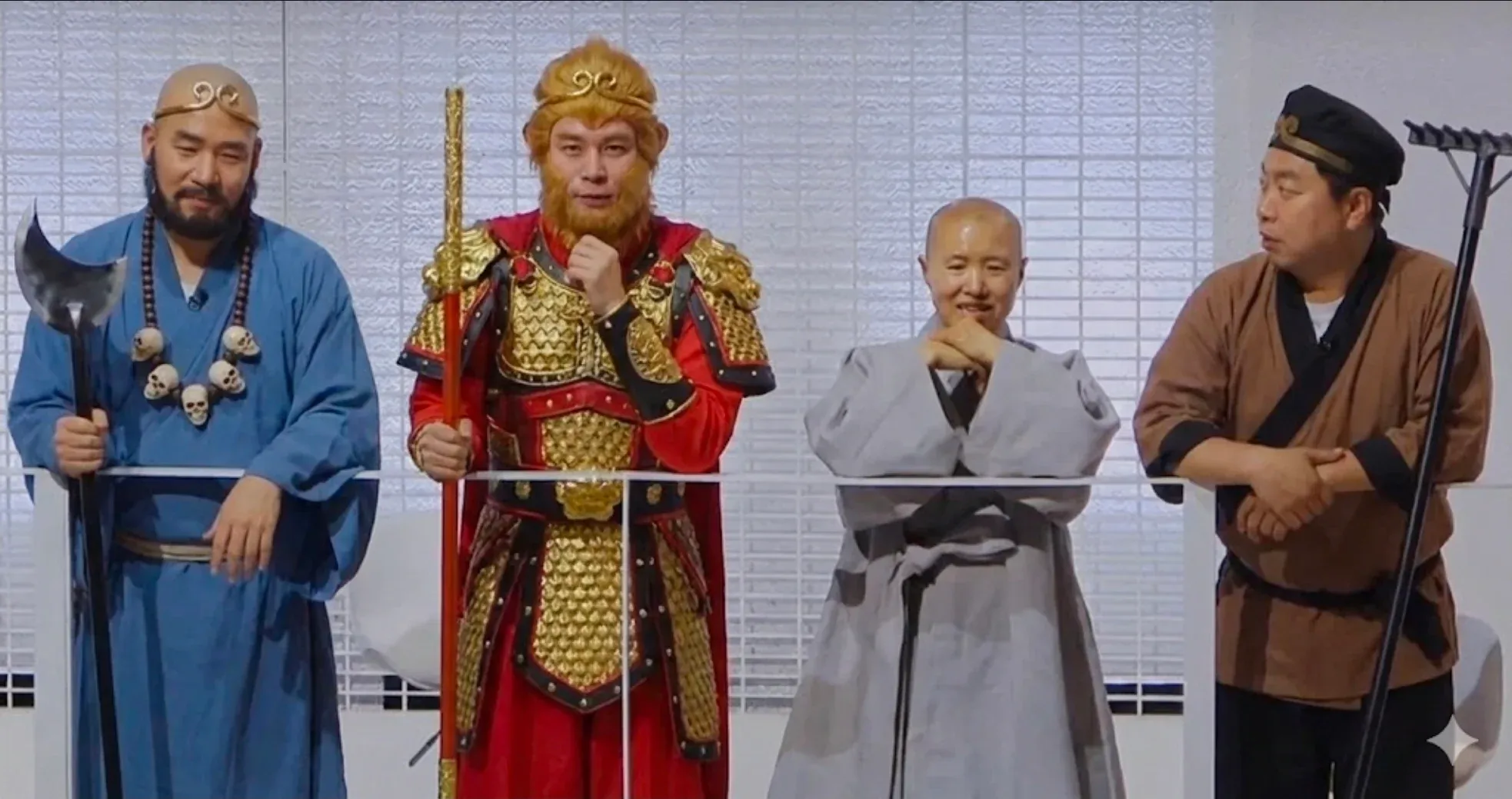 흑백 서유기 장면, 손오공이 과장된 표정으로 소리치는 모습