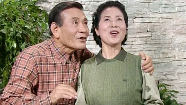 숫자 2409와 563이 적힌 손으로 쓴 계산 메모