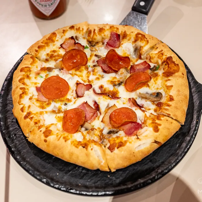 이재모 피자 매장 내부 또는 외부 근황 사진