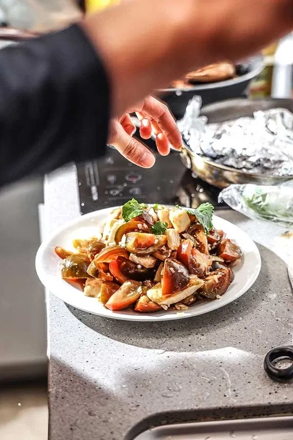 설악산 대피소에서 레인저들에게 요리를 대접하는 미슐랭 셰프