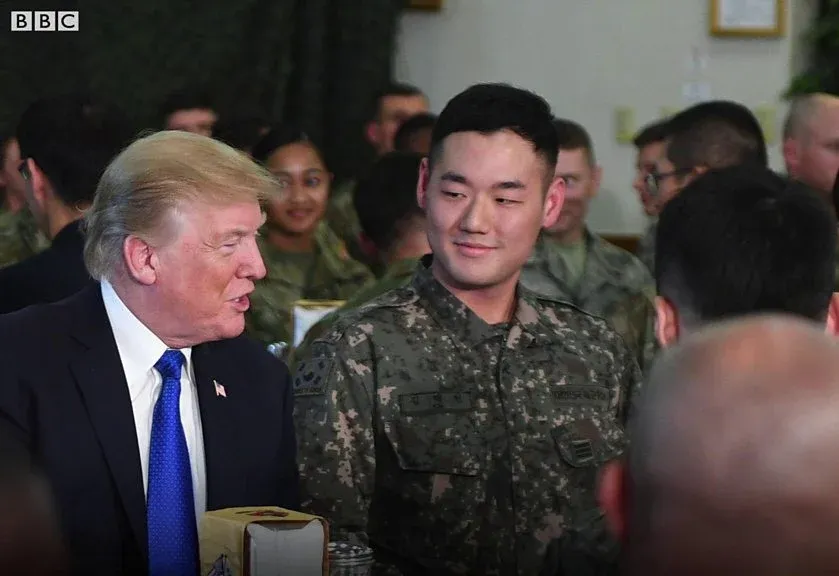 질문 "당신이 직접 만난 유명한 인물은 누가 있나요"에 대한 손글씨 답변 목록