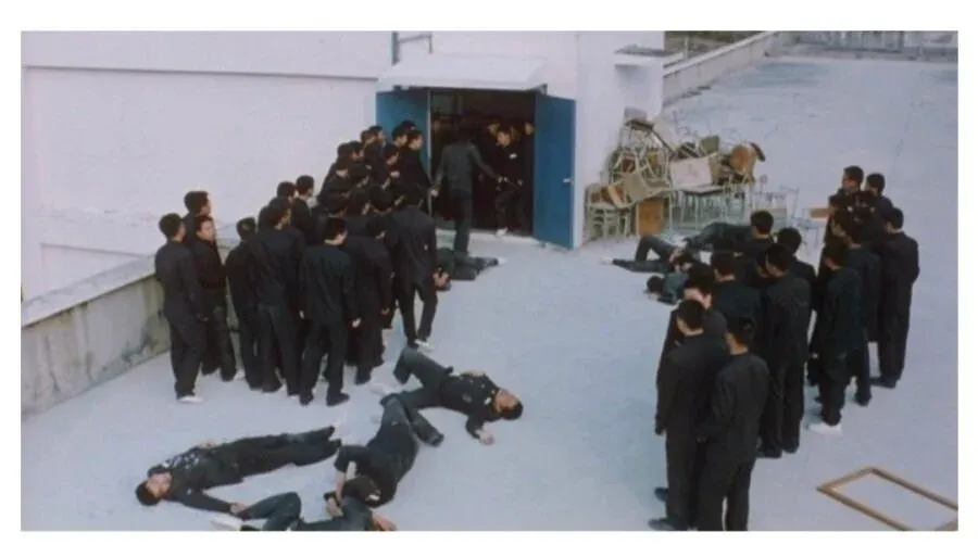 영화 '말죽거리 잔혹사'에서 천호진 배우의 호불호 갈리는 장면 스틸컷