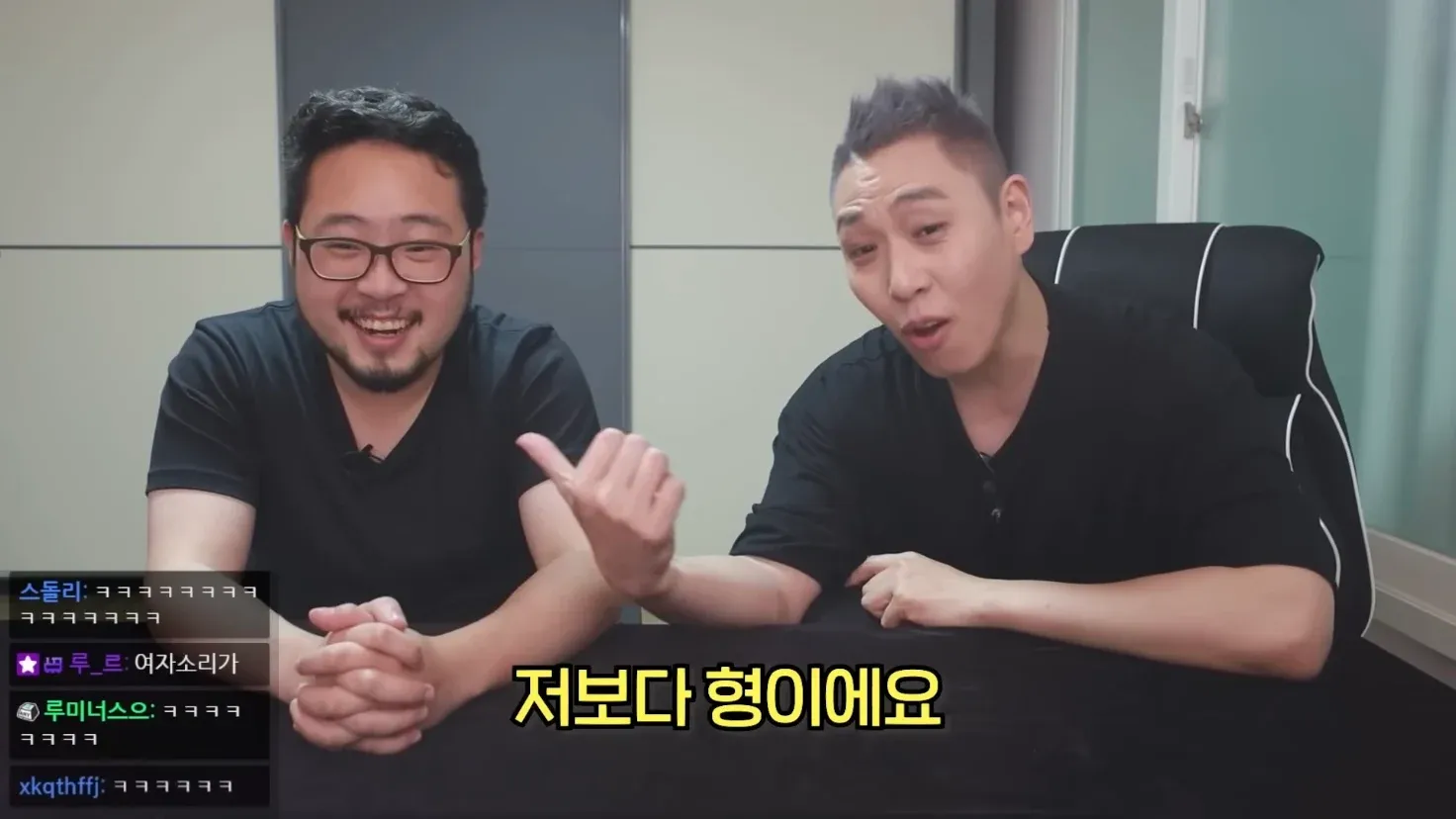 이은결이 김준표에게 "저보다 형이에요"라며 사기치지 말라고 말하는 장면