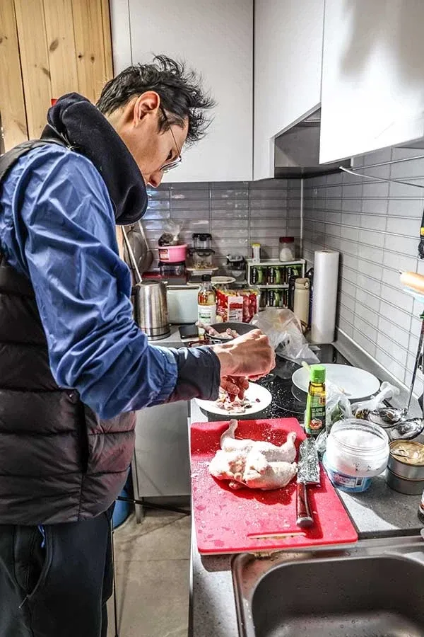 설악산 대피소에서 레인저들에게 요리를 대접하는 미슐랭 셰프