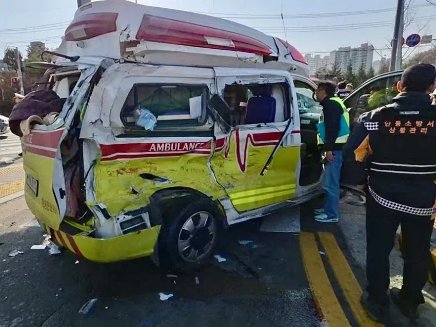 출동 중인 난동소방서 구급차의 전면 모습