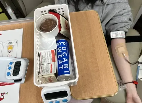 포카리스웨트 음료 캔 이미지