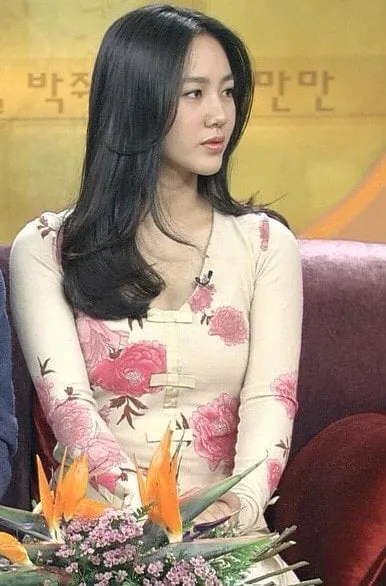 박주미가 '나만의 만만'이라고 적힌 텍스트와 함께 있는 이미지