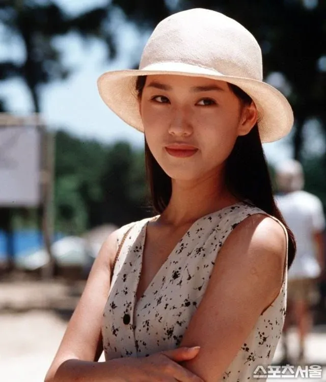 흰색 배경에 검은 글씨로 "wh 3"이라고 적힌 텍스트와 "평생 존예 박주미"라는 문구