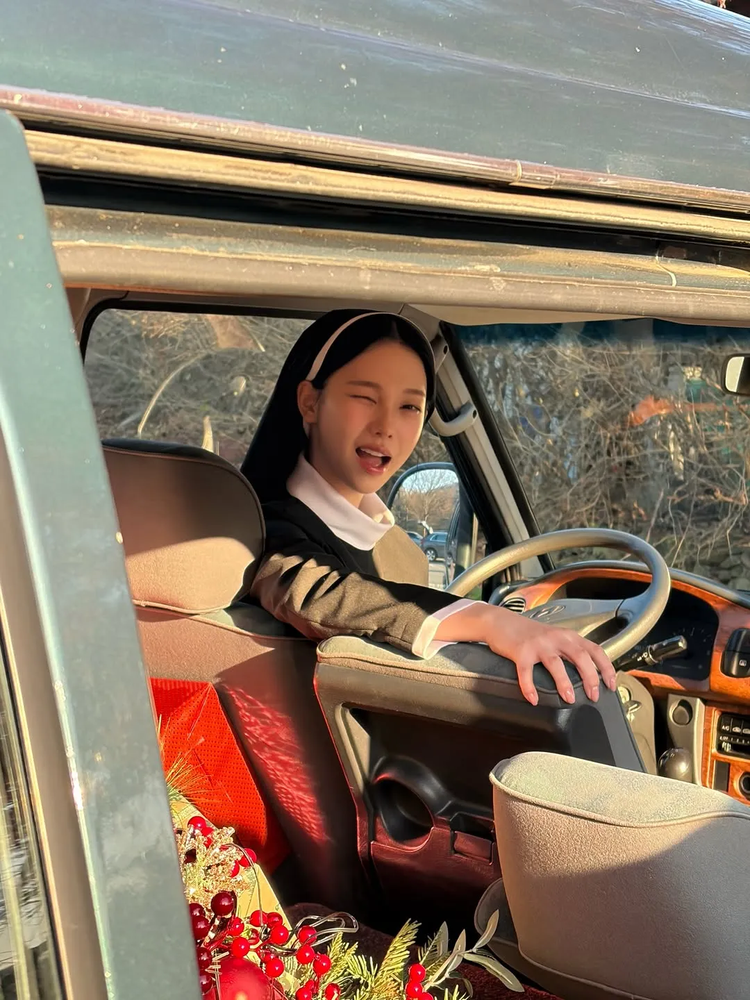 카리나의 손글씨 메모가 적힌 종이 사진