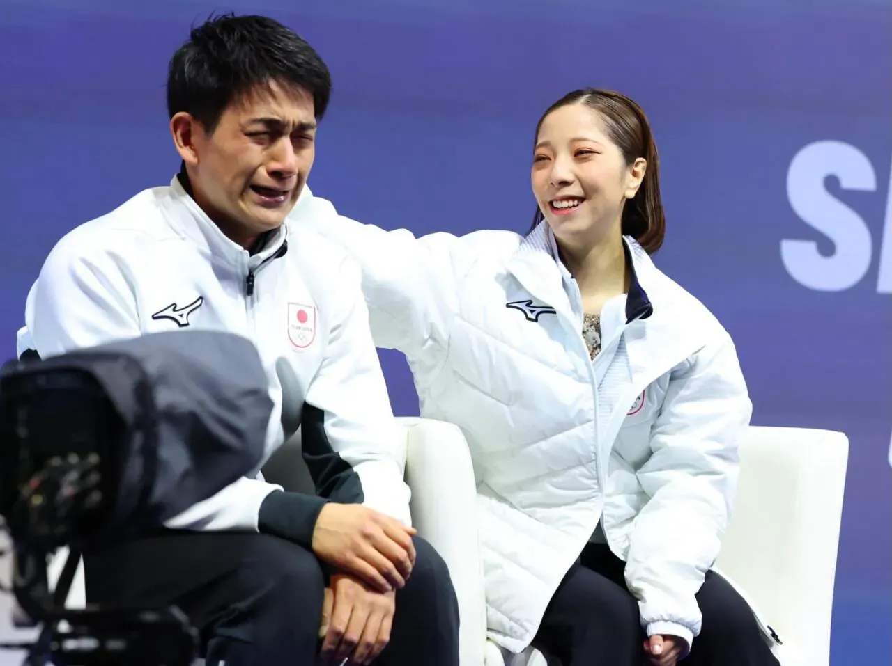 알바하다가 피겨 페어 금메달 딴 낭만 치사량 캐릭터 장면