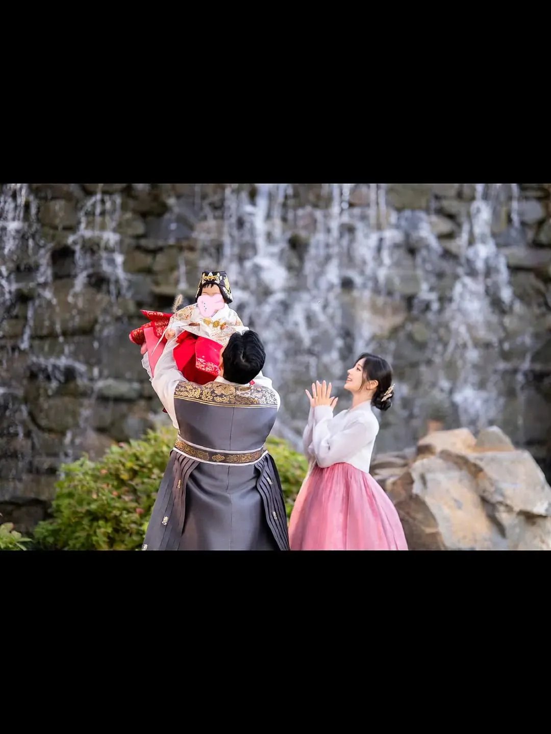 뒷모습으로만 알려진 앨리스 소희 남편