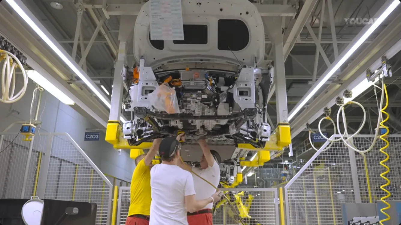 기아 EV2 전기차 생산 공장의 조립라인