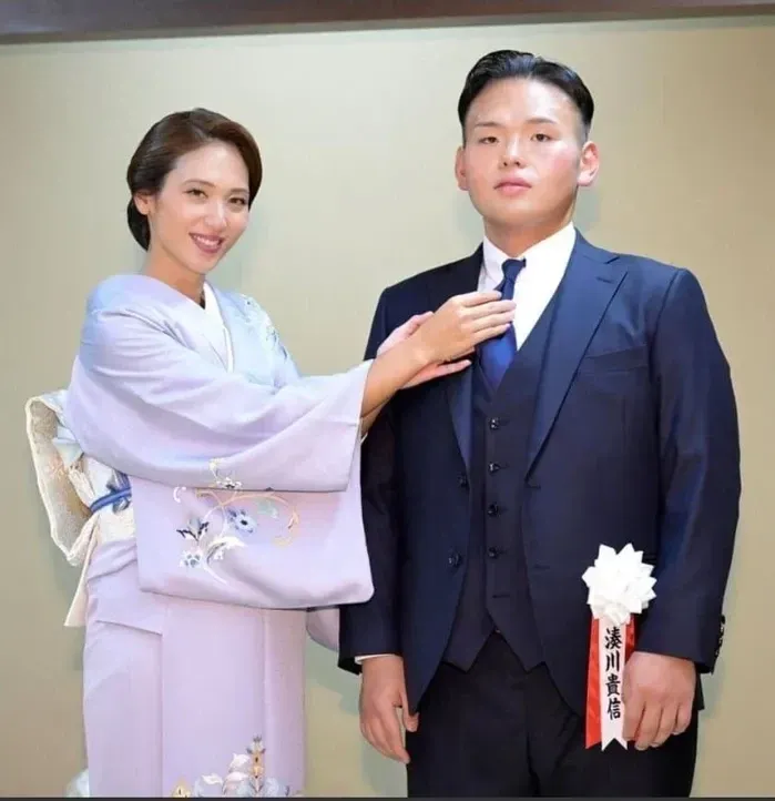 고도비만 스모선수의 결혼 전후 체형 변화