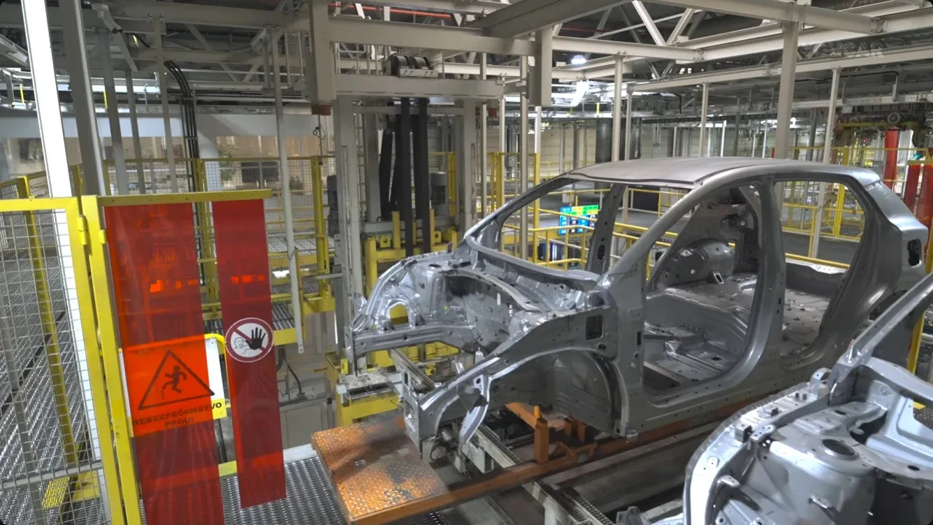 기아 EV2 생산 공장의 자동차 생산라인 모습