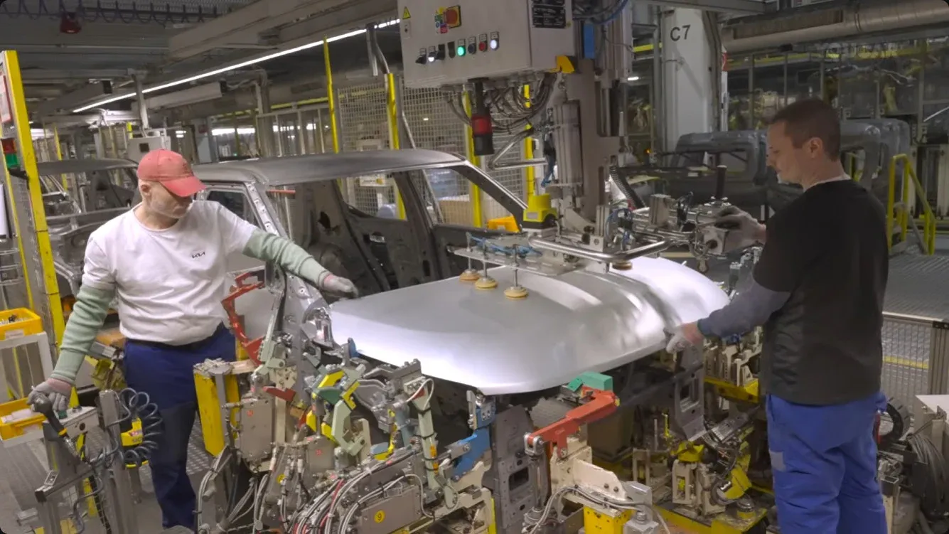 기아 EV2 전기차 생산 현장