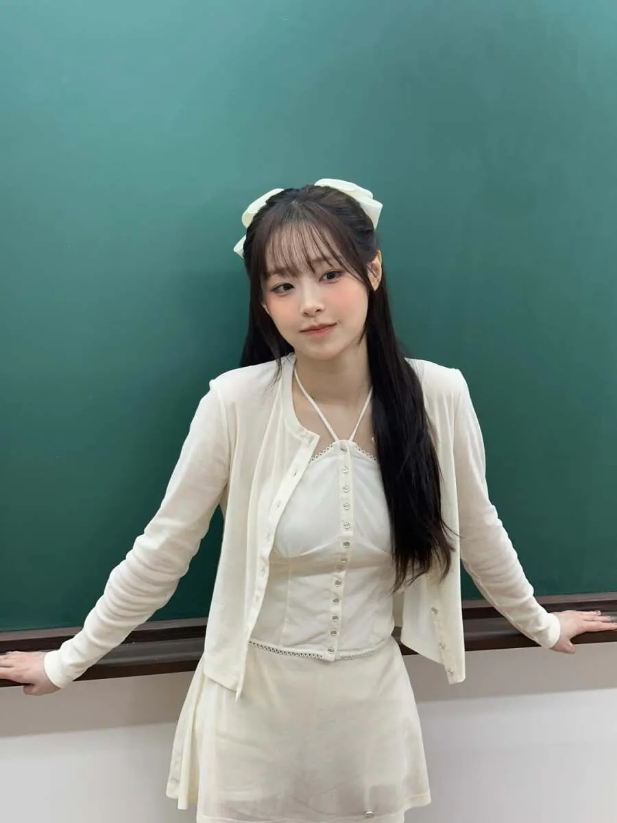 죄송하지만, 제공하신 정보로는 정확한 alt 태그를 생성하기 어렵습니다.

OCR 텍스트가 제대로 인식되지 않은 것 같고, "츄버지 근황"만으로는 이미지의 구체적인 내용을 파악할