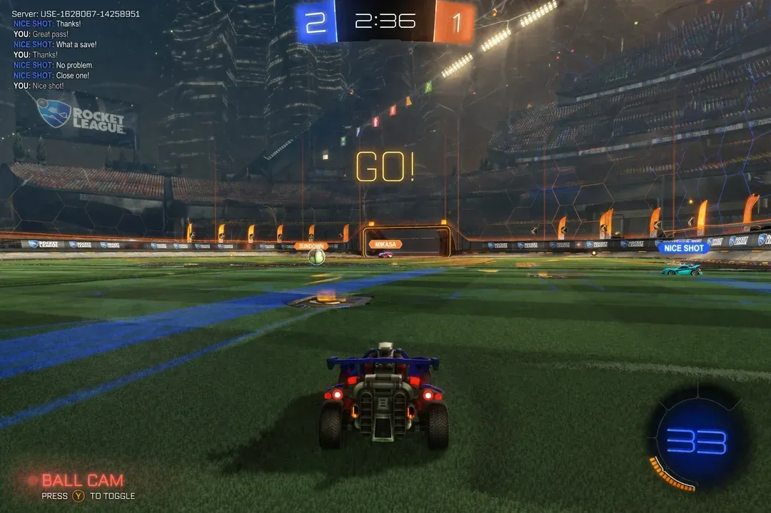 게임 인터페이스 화면, 서버 정보와 GO 버튼, 볼 카메라 토글 옵션 표시