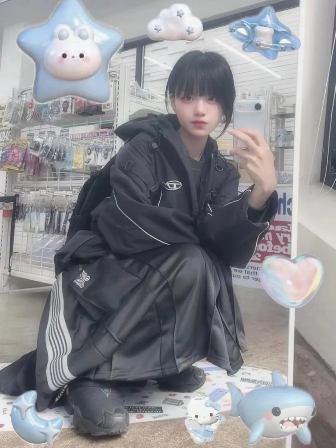 한글 '연인' 글자의 자음과 모음 획이 흩어져 있는 이미지