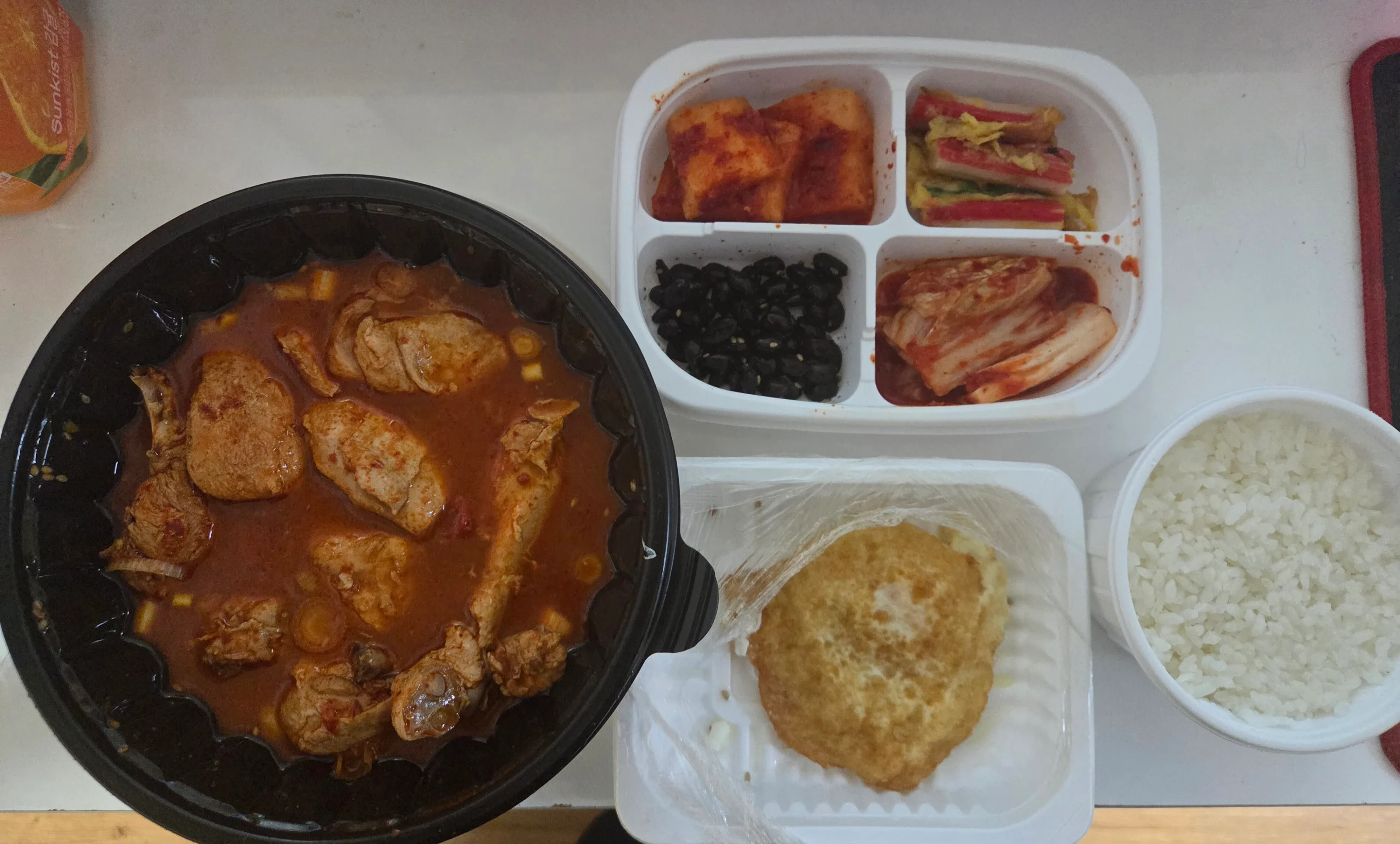 닭도리탕 정식 메뉴가 담긴 식당 간판