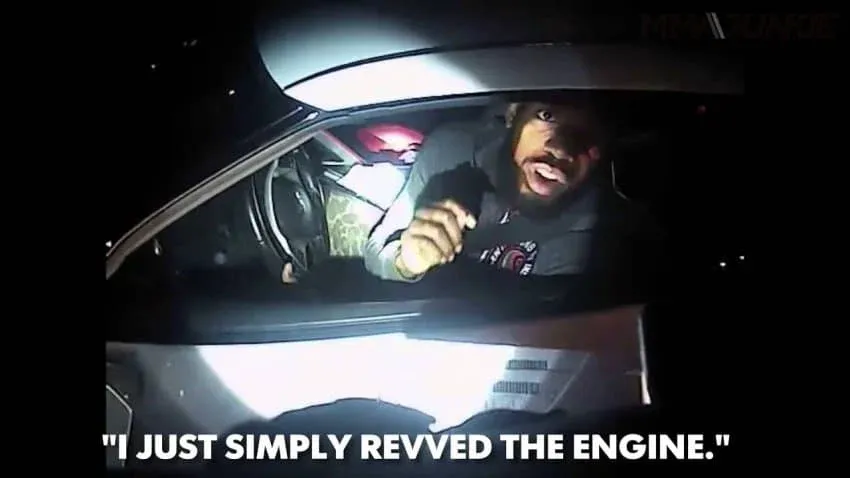 "I JUST SIMPLY REVVED THE ENGINE" 텍스트가 적힌 약물 위험성 경고 이미지