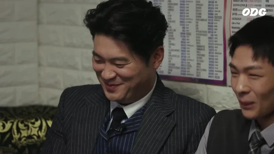 팬을 만나 슬퍼하는 최자