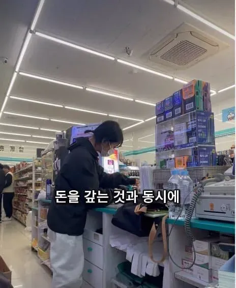 28살 여성이 1억 빚을 안고 돈에 대해 이야기하는 모습