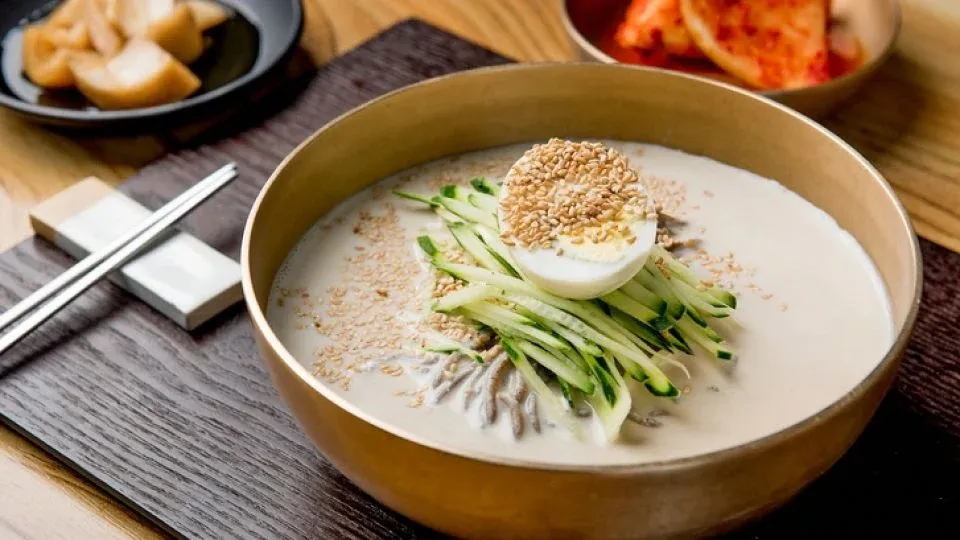 어느 날부터 갑자기 맛있어진다는 음식을 나타내는 이미지