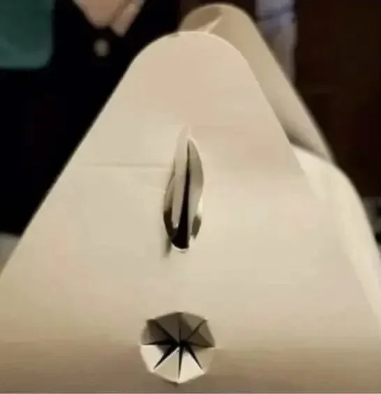 이별의 감정을 담은 포장 디자인