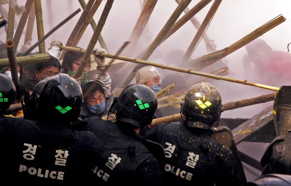 이미지를 직접 보여주셔야 alt 태그를 생성할 수 있습니다. 이미지 파일 경로를 제공하거나 스크린샷을 올려주세요.

현재 제공하신 OCR 텍스트와 컨텍스트만으로는 이미지의 실제 내