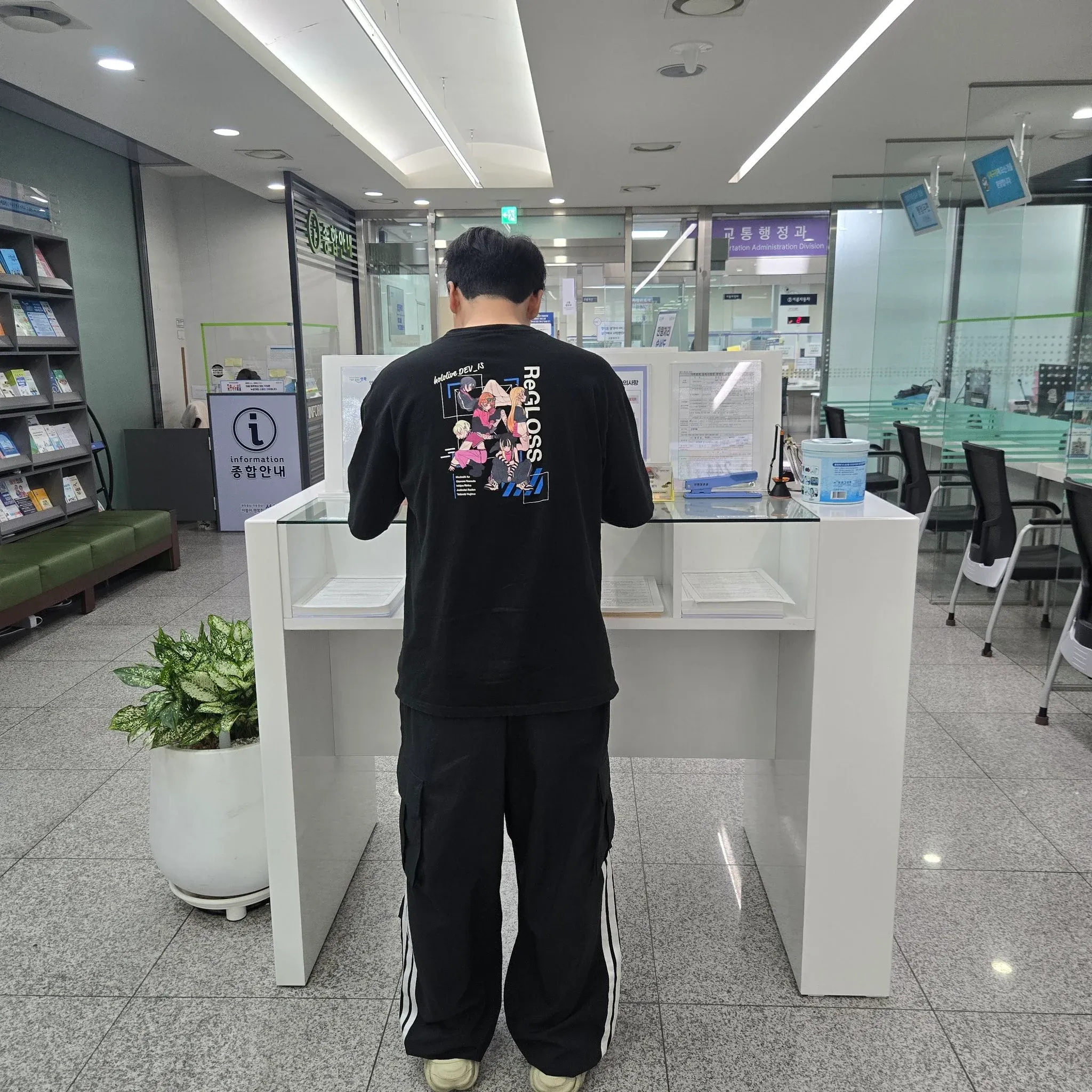 홀로라이브 버튜버 덕질하다 순애 결혼한 남자 일러스트