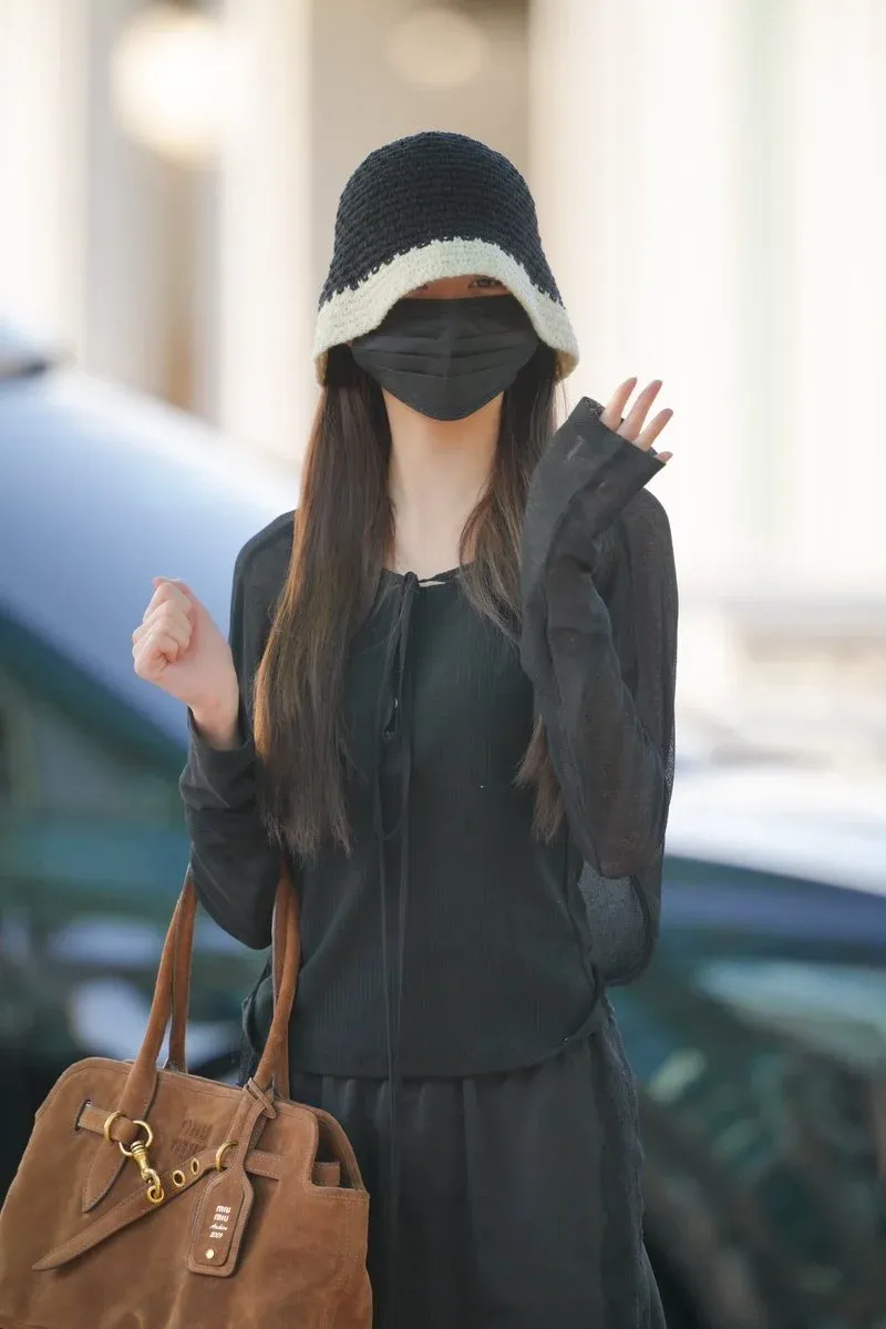 장원영의 압구정 며느리 스타일 우아한 패션 룩