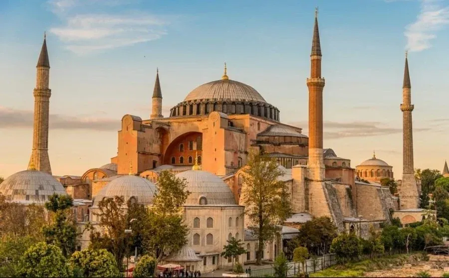 로마 제국과 몽골 제국의 영향력을 비교하는 인포그래픽