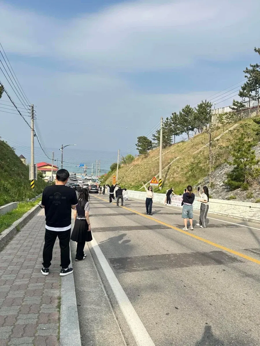 OCR 텍스트가 깨져있어 이미지 내용을 파악하기 어렵습니다. alt 태그를 정확하게 생성하기 위해 다음이 필요합니다:

1. **이미지 파일 제공** - 직접 이미지 파일을 공유해