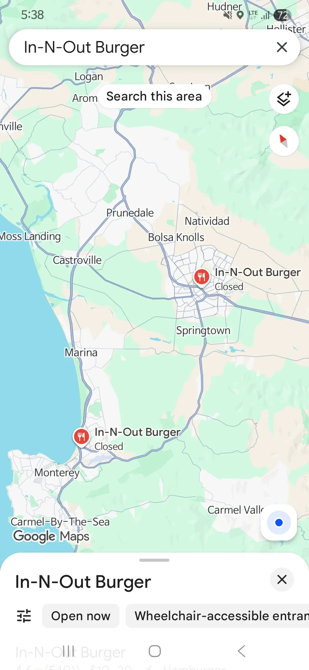 Google Maps에서 In-N-Out Burger 검색 결과, 지점 위치와 영업 상태를 표시한 지도 화면