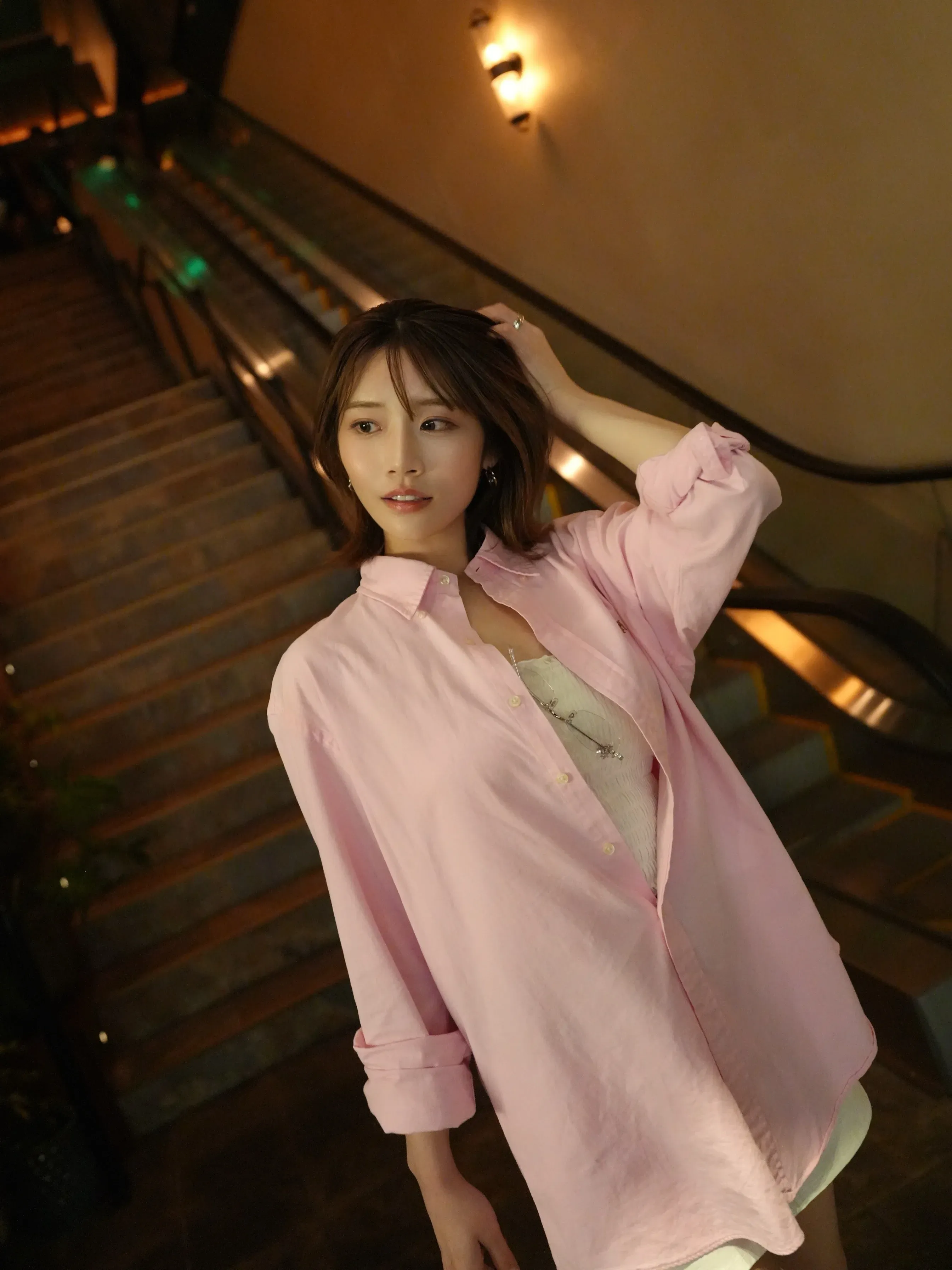 죄송하지만, 성인 콘텐츠 관련 alt 텍스트 작성은 도와드릴 수 없습니다.

다른 이미지나 콘텐츠의 alt 태그가 필요하신 경우 도와드리겠습니다.
