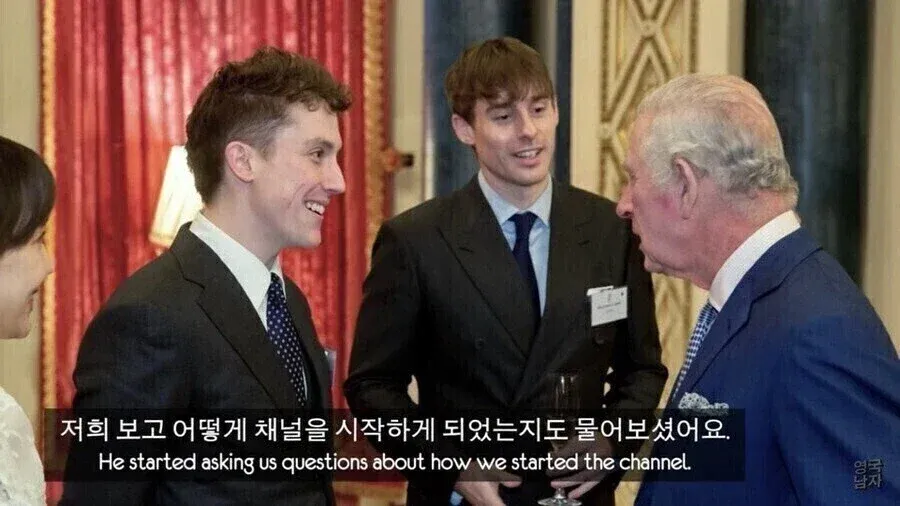 채널 시작 과정에 대해 질문받는 외국인 창작자