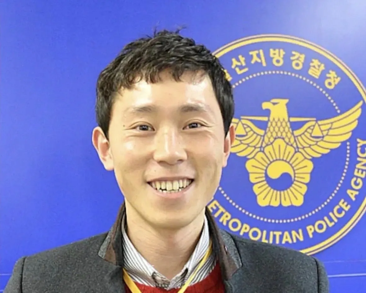 전 공무원의 충주맨 대비 7배 수입 비교