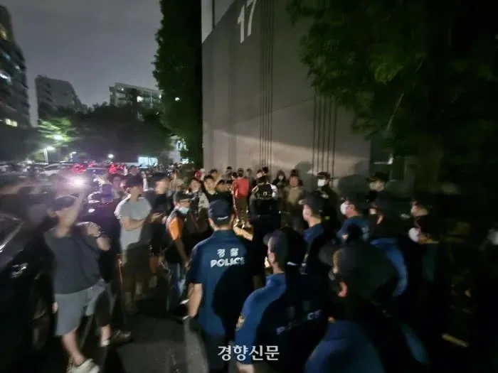 잠실7동 제2투표소 경찰 기동대 투입 관련 경향신문 기사