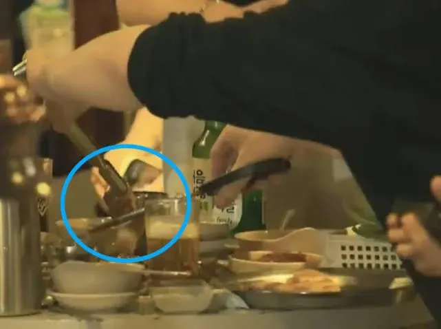 제공하신 OCR 텍스트가 불명확하여 정확한 alt 태그를 생성하기 어렵습니다. 

다음 중 하나를 부탁드립니다:

1. **이미지 파일 직접 제공** — 이미지를 업로드해주면 직접