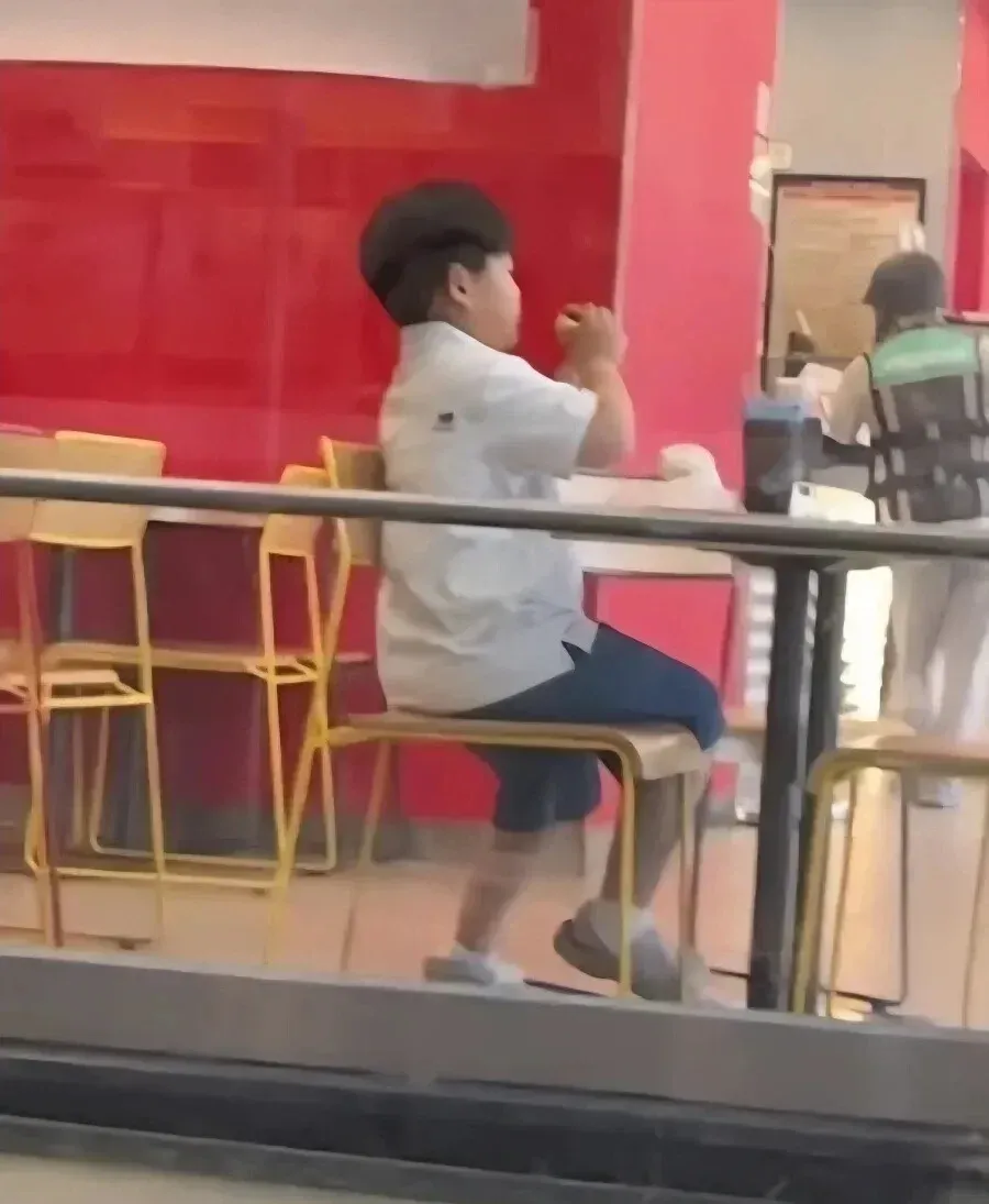 어머니가 햄버거를 싫어한다는 내용의 텍스트 이미지