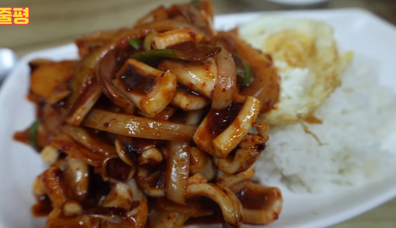 원주 맛집 식당의 고급스러운 인테리어 모습