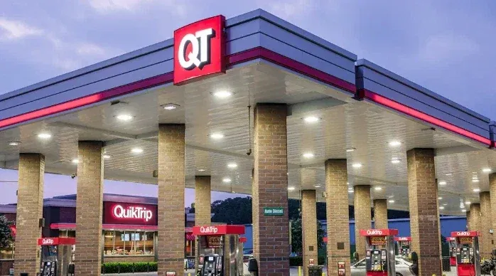 QuikTrip 편의점에서 딸 데리고 여자화장실 간 아버지 신고 사건