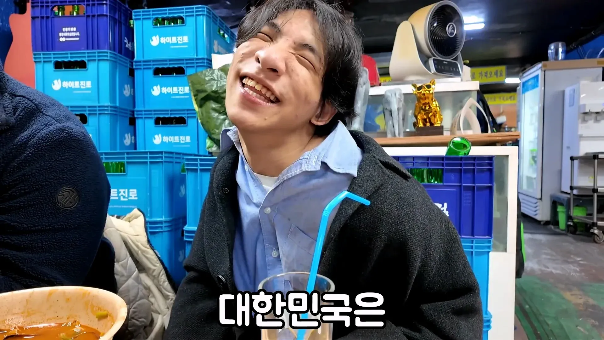 엄마가 명품 옷만 사줬다는 장애인 유튜버 만능발