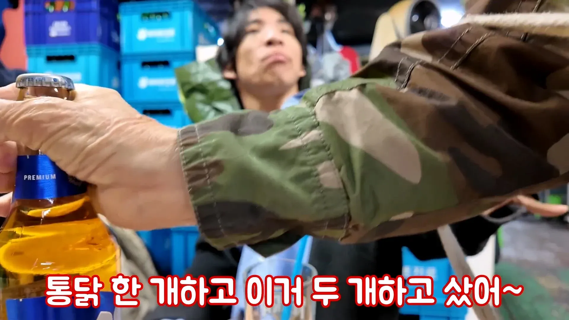 장애인 유튜버 만능발이 엄마가 명품 옷만 사줬다고 말함